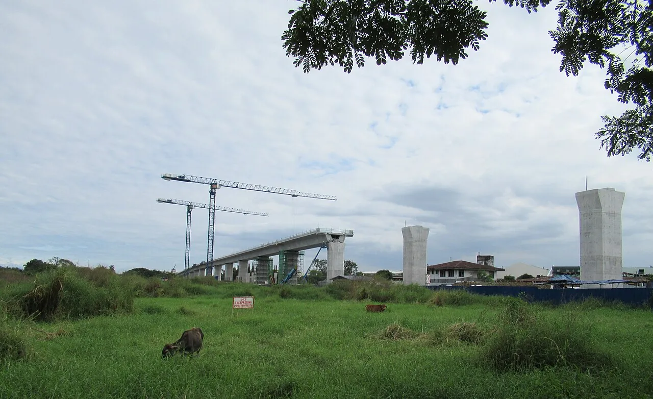 Quay flycam đường sắt, metro: lịch bay theo giờ tàu và hành lang
